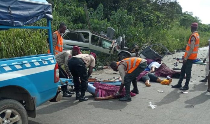 FRSC-personnel-at-the-scene-of-an-accident-1