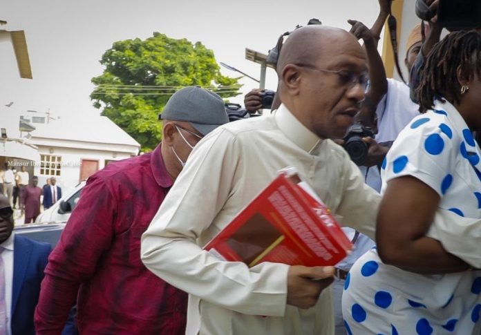 Godwin-Emefiele-Arrived-Court-With-Bible-1-1024x713