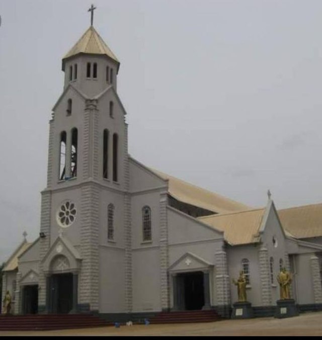 640px-Basilica_of_the_Most_Holy_Trinity,_Onitsha