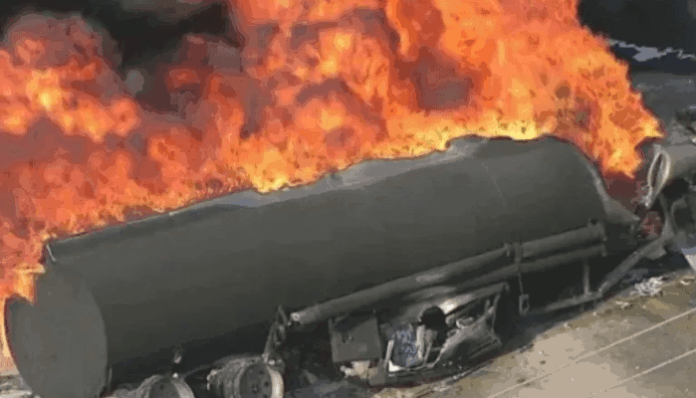D7b6XBrW-Ondo-tanker-explosion